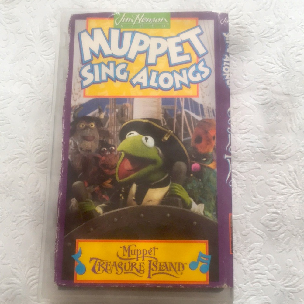 VTG. Jim Henson VHS Video Tape MUPPET SING ALONGS. MUPPET TREASURE ISLAND